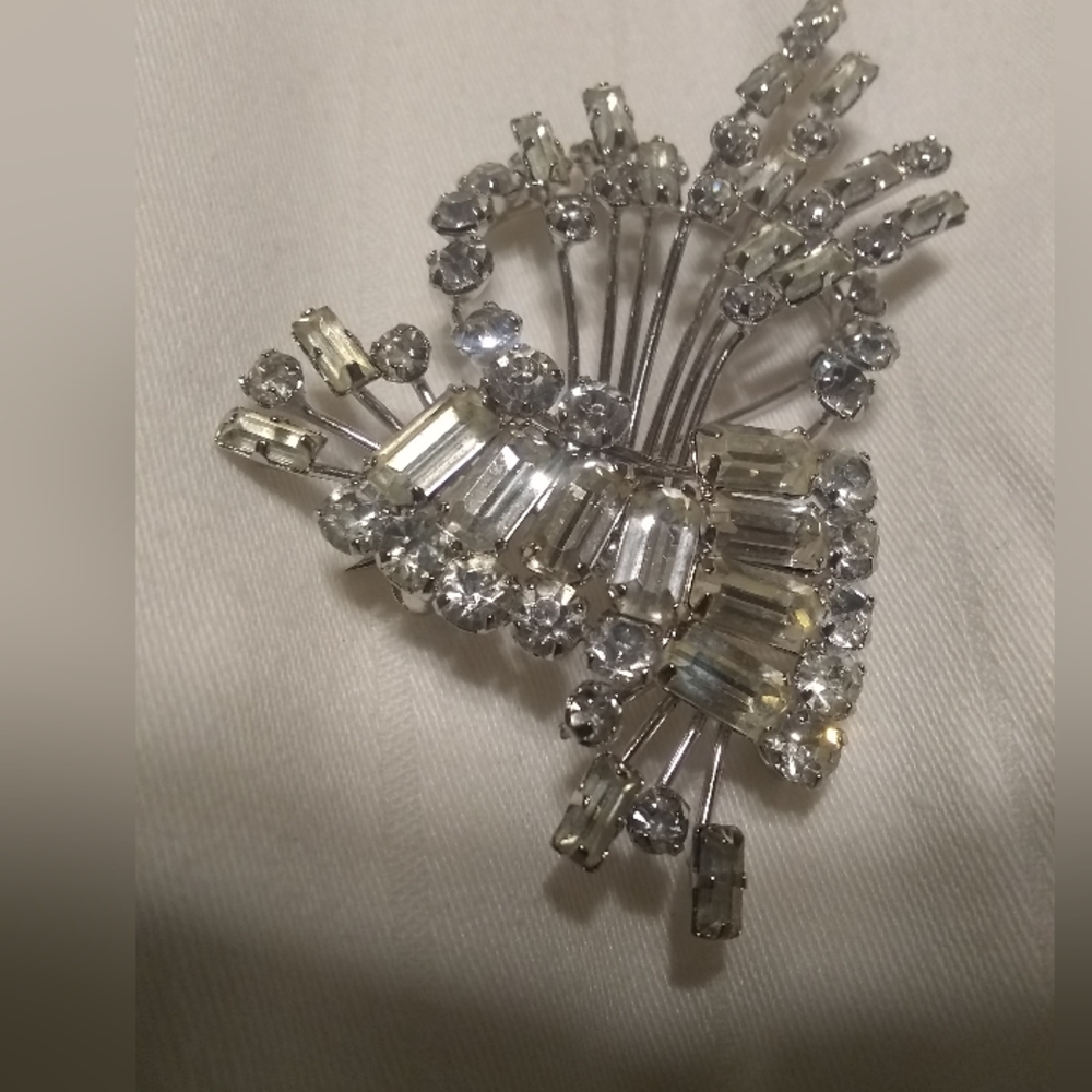 Vintage Star Art STERLING  Brooch